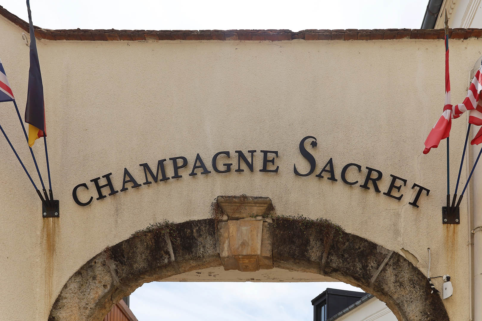 Domaine Sacret Ay - L'histoire